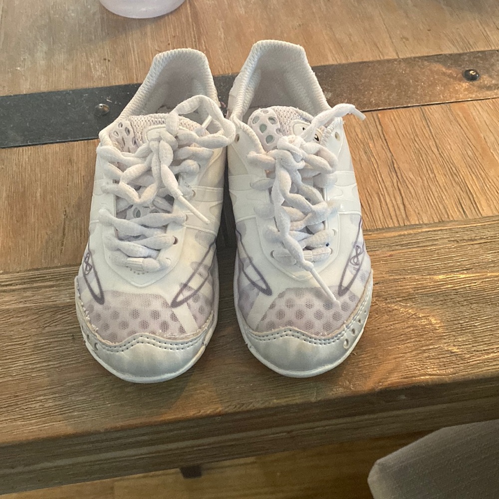 EUC NFINITY cheer shoes